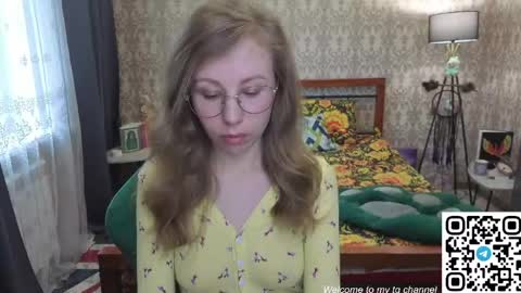 Snapshot of lill_mary chatting on May 7, 2:06 am Maria online show from May 7, 2:06 am