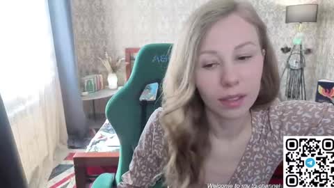 Snapshot of lill_mary chatting on May 20, 3:13 am Maria online show from May 20, 3:13 am