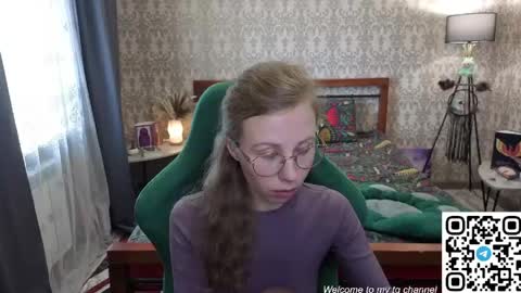 Snapshot of lill_mary chatting on May 23, 5:56 am Maria online show from May 23, 5:56 am