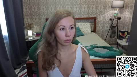 Snapshot of lill_mary chatting on August 2, 2:21 am Maria online show from August 2, 2:21 am