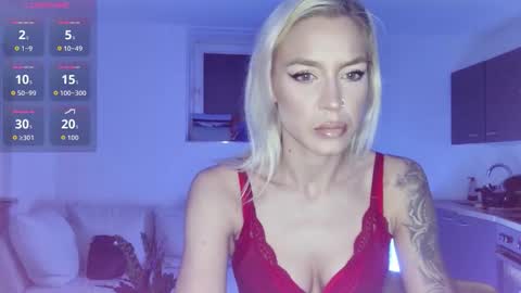 Snapshot of lillaluvv chatting on September 9, 11:15 pm Lilla Luv online show from September 9, 11:15 pm