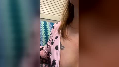 Snapshot of lillhotty7569 chatting on March 12, 11:05 am lillhotty7569 online show from March 12, 11:05 am