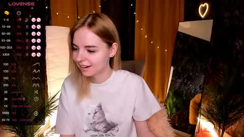 Lillian online show from April 28, 2:27 am