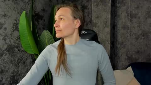 Snapshot of lillian_white1 chatting on May 4, 12:50 am lillian_white1 online show from May 4, 12:50 am