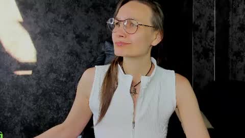 Snapshot of lillian_white1 chatting on June 17, 12:57 am lillian_white1 online show from June 17, 12:57 am