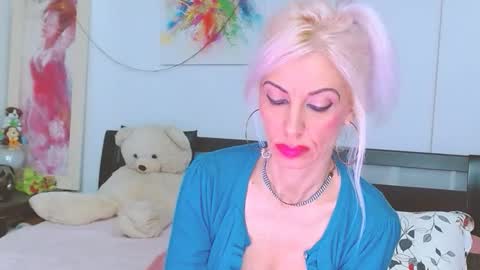 Lara online show from November 12, 12:44 am