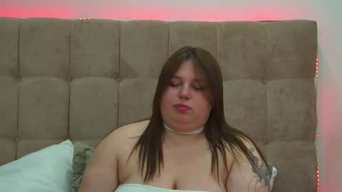 LillianHaig online show from February 2, 1:23 am