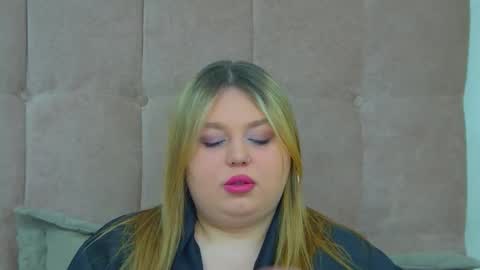 LillianHaig online show from March 4, 7:20 pm