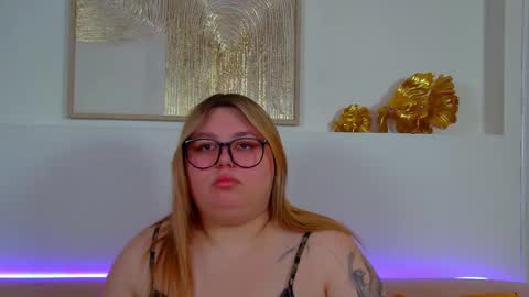 LillianHaig online show from March 12, 7:09 pm