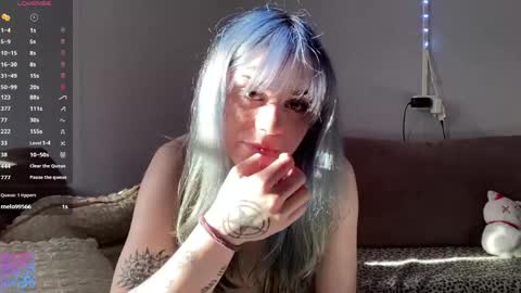 Snapshot of lillianhusk chatting on May 9, 1:27 pm Amelia online show from May 9, 1:27 pm