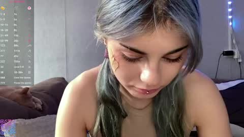 Snapshot of lillianhusk chatting on May 28, 1:19 pm Amelia online show from May 28, 1:19 pm