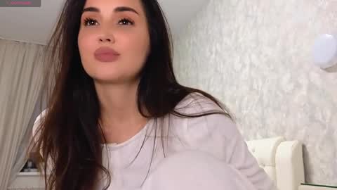 Snapshot of lilliasweety chatting on April 2, 1:42 pm Lara Angel online show from April 2, 1:42 pm