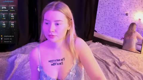 lillie_berry online show from November 15, 4:43 am