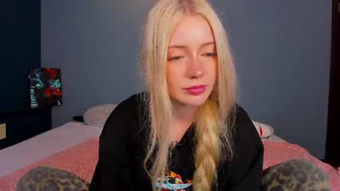 lillie_berry online show from July 10, 5:34 am