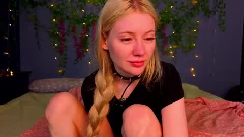 lillie_berry online show from July 17, 5:14 am