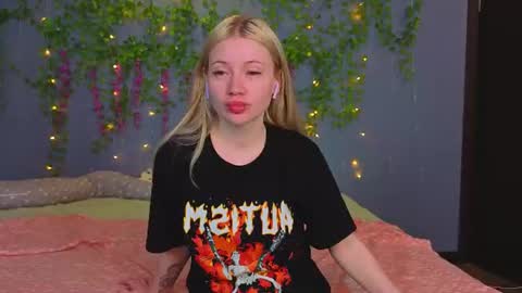 lillie_berry online show from July 26, 4:31 am