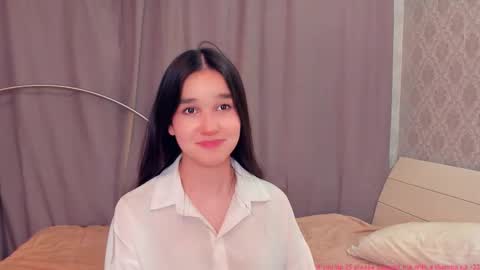 Celina Lillie online show from December 19, 9:22 pm