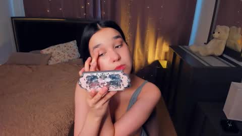 Celina Lillie online show from March 12, 7:58 am