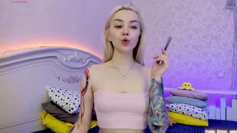 LilliMoore online show from January 19, 11:53 pm