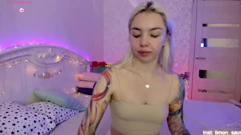 LilliMoore online show from September 16, 12:00 am