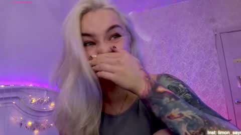 LilliMoore online show from September 25, 2:04 am