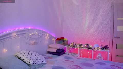 LilliMoore online show from November 8, 2:45 am