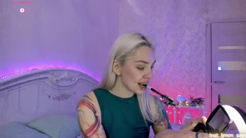 LilliMoore online show from November 13, 12:31 am