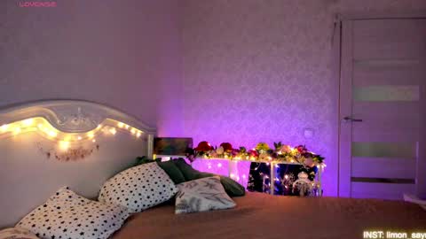 LilliMoore online show from May 2, 11:32 pm