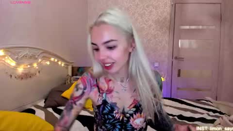 Snapshot of lillimooore chatting on June 29, 4:08 am LilliMoore online show from June 29, 4:08 am