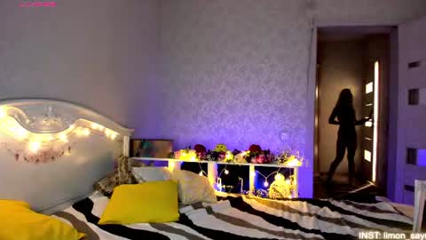 Snapshot of lillimooore chatting on July 3, 11:33 pm LilliMoore online show from July 3, 11:33 pm