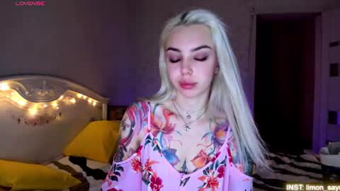 Snapshot of lillimooore chatting on July 7, 10:58 pm LilliMoore online show from July 7, 10:58 pm