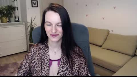 lilliyves online show from July 19, 9:40 pm