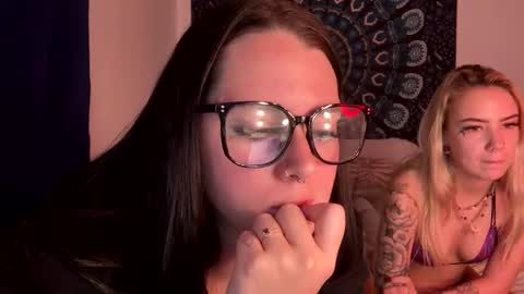 Snapshot of lillstephanie chatting on September 23, 3:09 am lillstephanie online show from September 23, 3:09 am