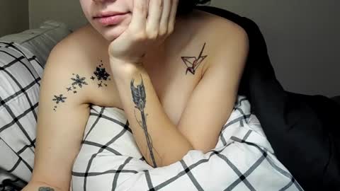 Snapshot of lilly49547 chatting on December 16, 4:16 pm Lilly online show from December 16, 4:16 pm