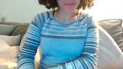 Lilly online show from December 4, 10:51 pm