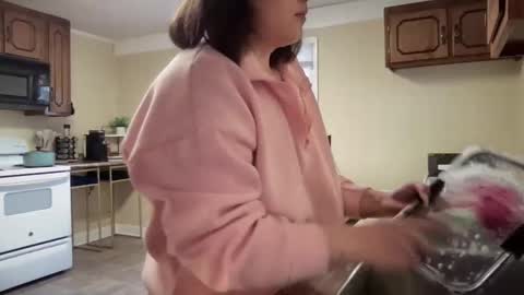 Snapshot of lilly_adams88 chatting on February 17, 10:25 pm lilly_adams88 online show from February 17, 10:25 pm