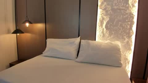 L I L L Y online show from September 10, 12:38 pm