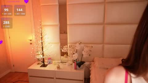 Lilly Colins online show from March 16, 8:13 pm