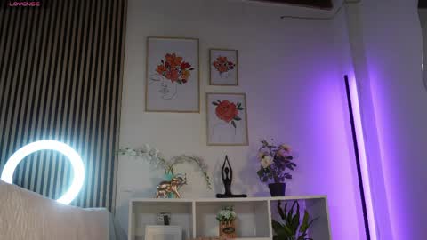 Snapshot of lilly_dollss chatting on May 23, 1:37 pm Sofia online show from May 23, 1:37 pm