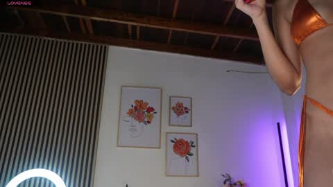 Snapshot of lilly_dollss chatting on May 31, 1:18 pm Sofia online show from May 31, 1:18 pm