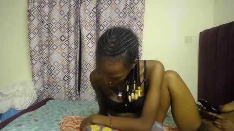 Snapshot of lilly_freak chatting on June 15, 2:36 am Des online show from June 15, 2:36 am