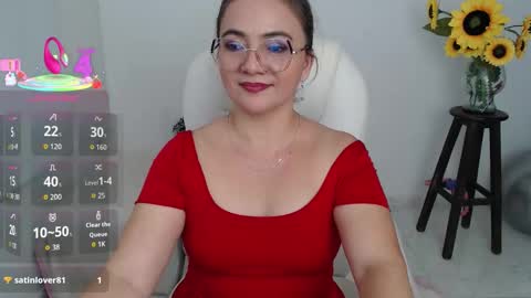Snapshot of lilly_milf chatting on October 26, 2:56 pm Lilly online show from October 26, 2:56 pm