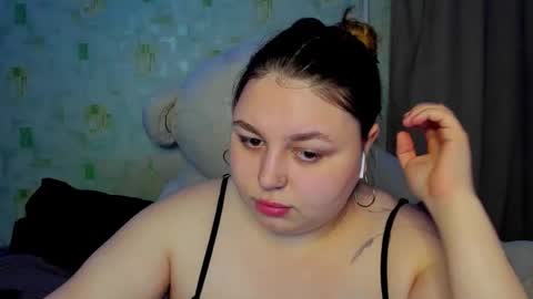 lillyhaigh online show from May 3, 11:00 pm
