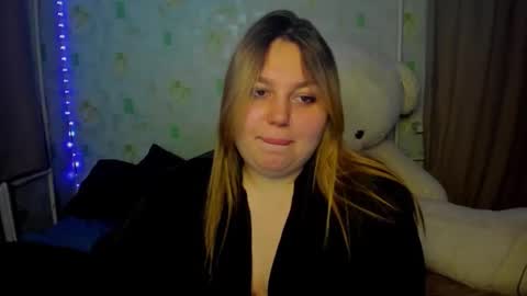 lillyhaigh online show from May 6, 12:30 am