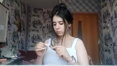 Lina Hello guys Its my first day online show from December 17, 3:34 am