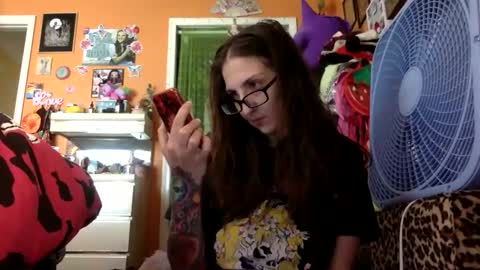 Snapshot of lillylushabae chatting on June 7, 7:06 pm hi guys im back on here 3 online show from June 7, 7:06 pm