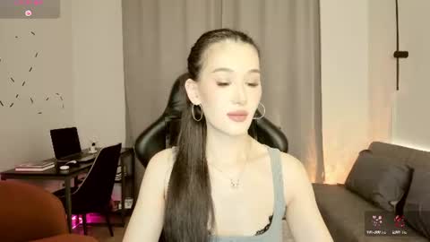 Lilly online show from July 1, 5:34 pm