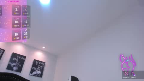 Snapshot of lillypalmer chatting on September 20, 1:12 pm Lilly online show from September 20, 1:12 pm
