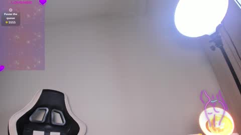 Snapshot of lillypalmer chatting on October 14, 1:12 pm Lilly online show from October 14, 1:12 pm