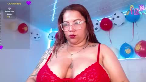 Snapshot of lillytitsxxx chatting on July 9, 2:10 pm Lilly online show from July 9, 2:10 pm
